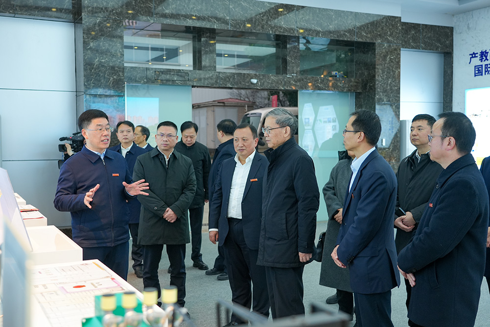 voNl_1734656154415043772.jpg kIDp_1734590631092086329.jpg